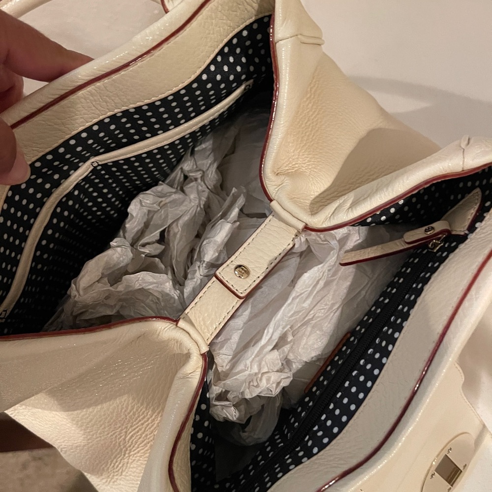 Kate Spade Purse - Picture 2 of 3